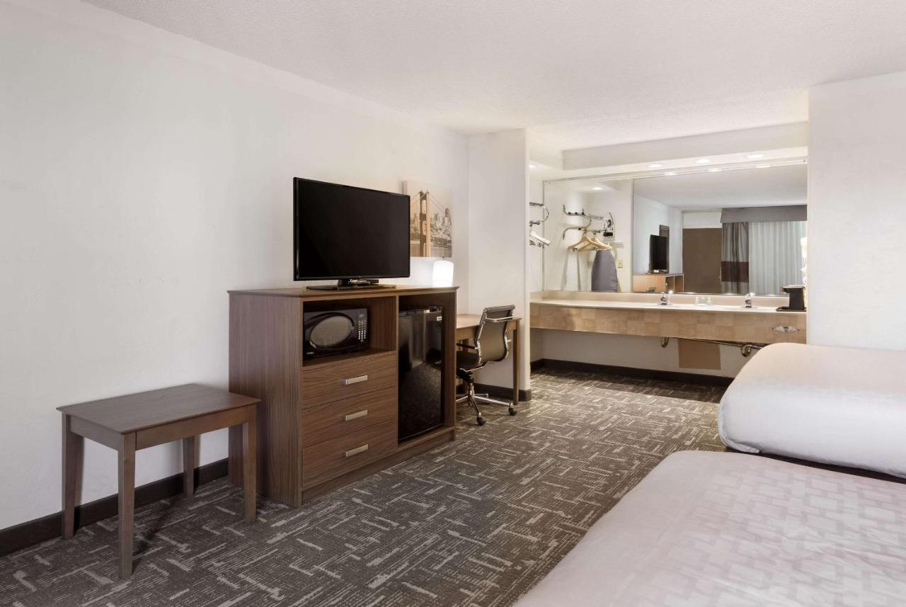 Clarion Hotel Concord-Walnut Creek Buitenkant foto